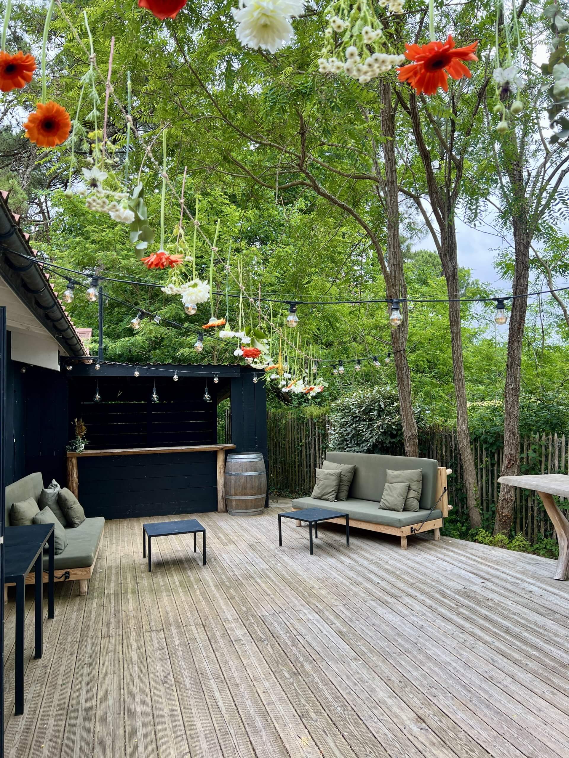 guirlande de fleurs suspendues